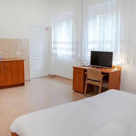 Dom Pracy Tworczej Politechniki Morskiej W Szczecinie Bed & Breakfast 4*