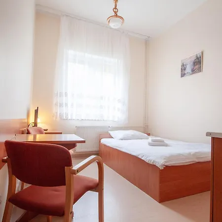 Bed & Breakfast Dom Pracy Tworczej Politechniki Morskiej W Szczecinie