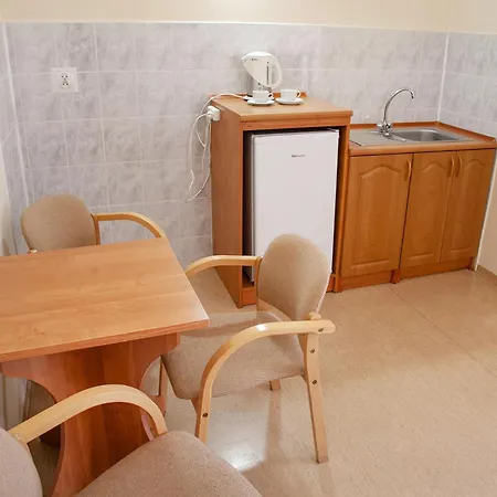 Bed & Breakfast Dom Pracy Tworczej Politechniki Morskiej W Szczecinie